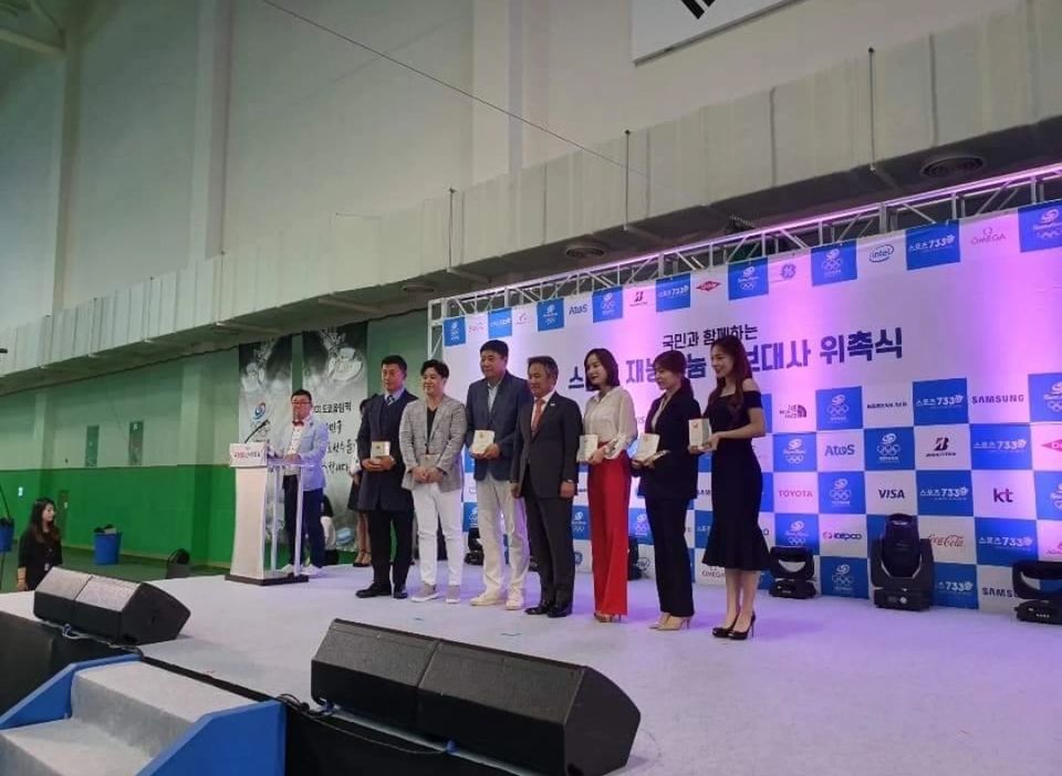 위촉식 무대와 촬영 현장